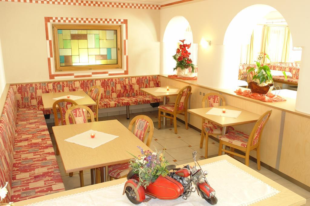 Hotel Akelei Brunico Luaran gambar